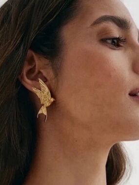 New! 14K Gold Plated Sparrow Bird Earrings (1044)